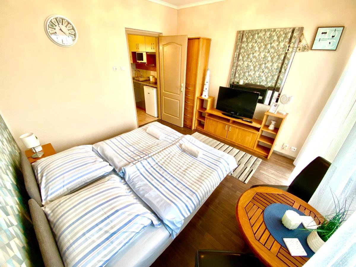 Aqua Blue Apartmanok - Siófok Buitenkant foto